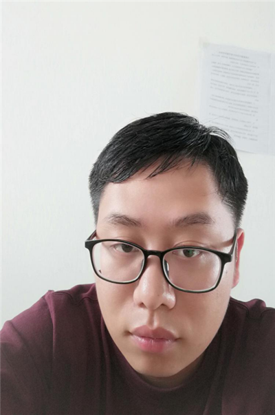 肖遥　语文教师